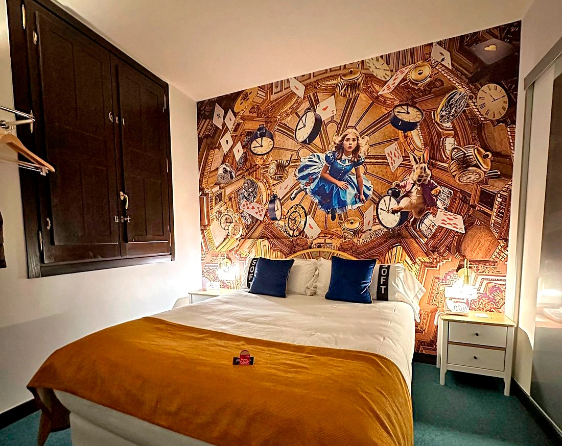 Artista especializado en arte para hoteles e interiorismo | Casual Ilbira Granada